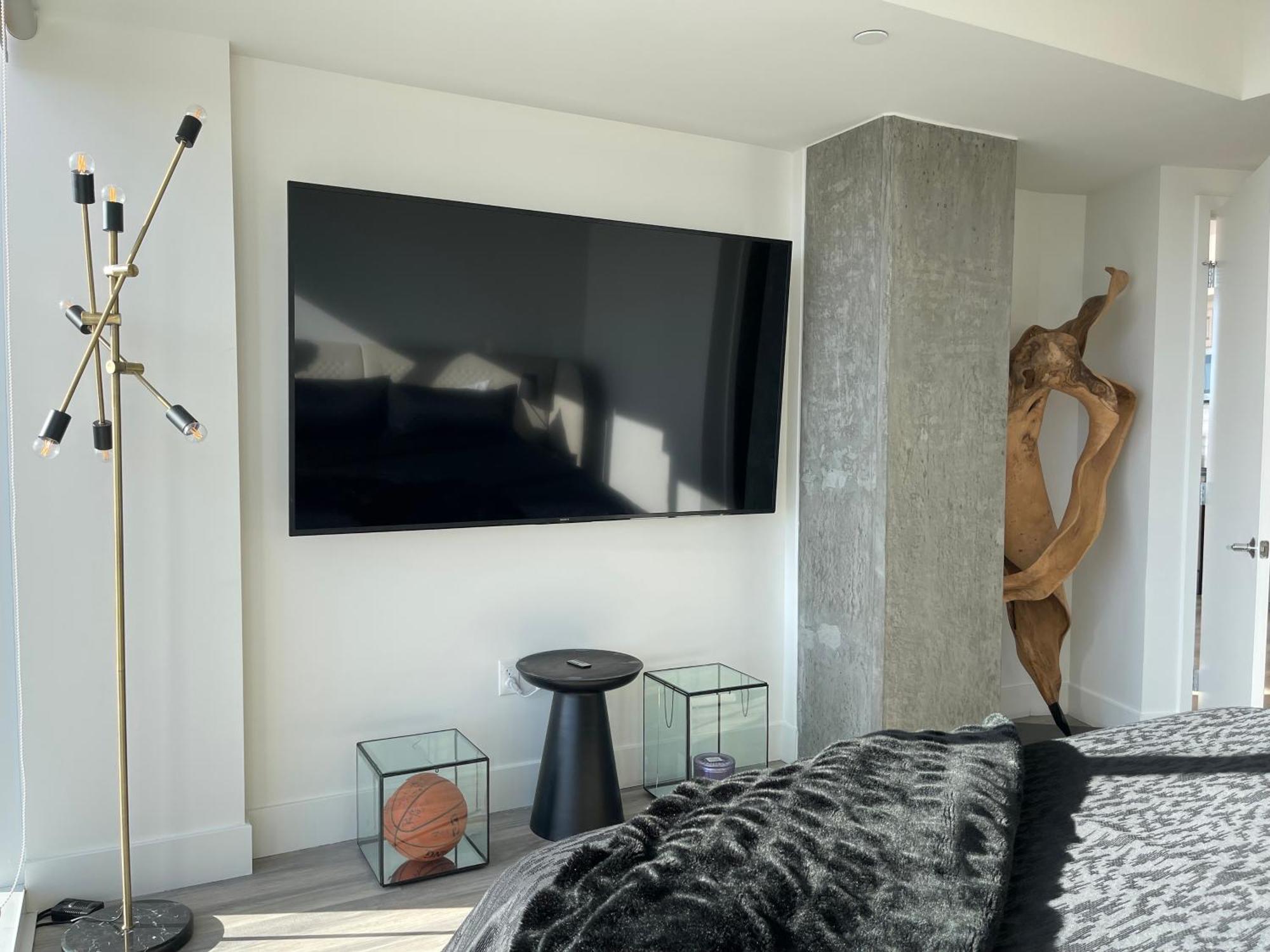 Massive Penthouse Overlooking All Of Apartment San Diego